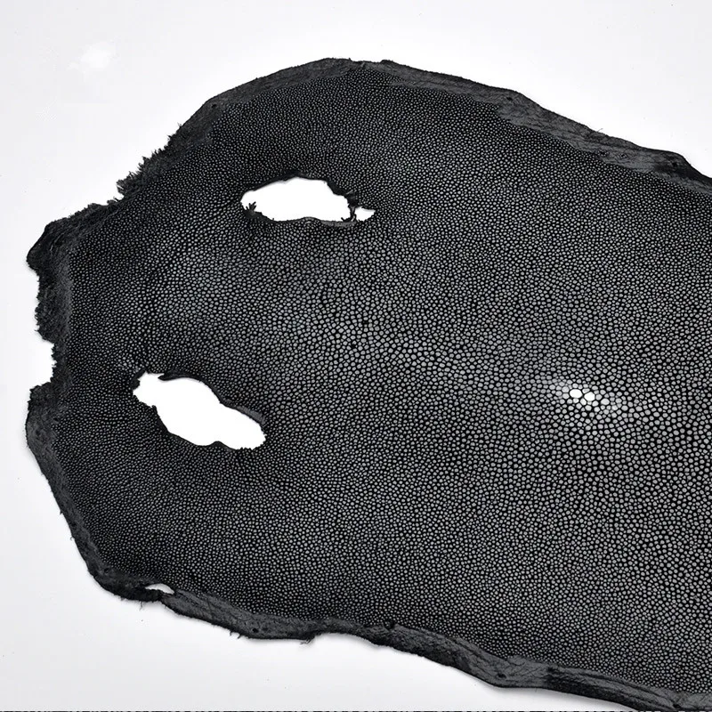 Кожа кожа черный зернистый большой размер натуральный Manta Ray рыбья около 25 см x 50 |