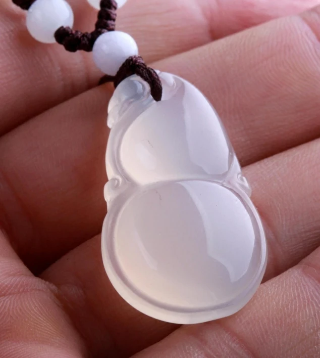 

Natura Ice of chalcedony gourd pendant agate chalcedony jade pendant Jewelry for woman