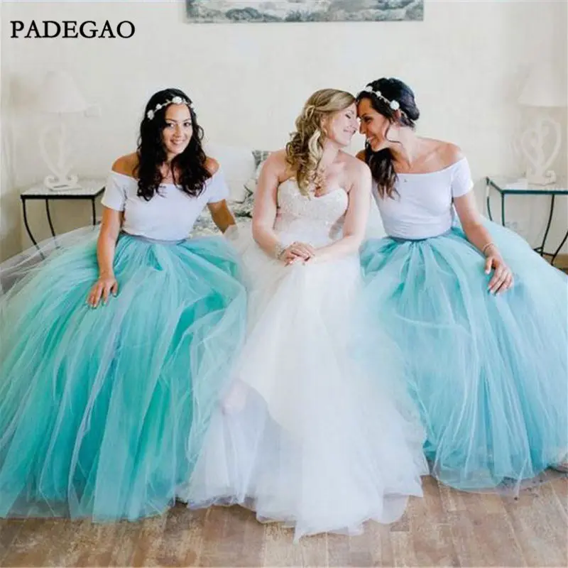 Красивые платья подружки невесты трапециевидной формы с открытыми плечами