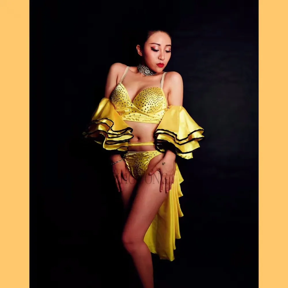 (Топ + шорты манжета) флэш камни Шелковый костюм красные желтые кристаллы 3 шт