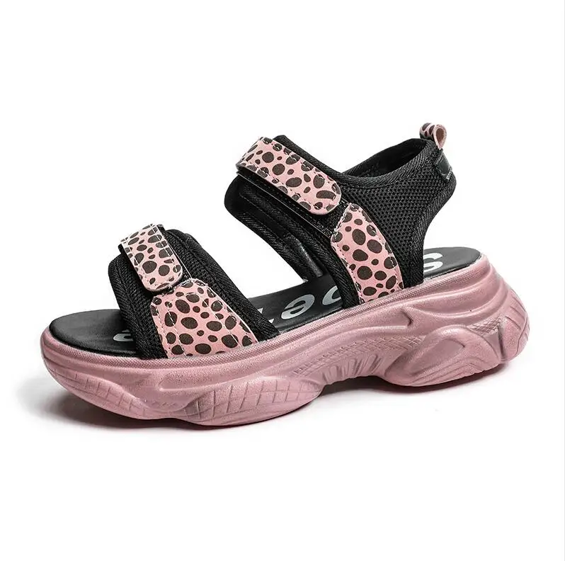 pink Женские босоножки на платформе; Новинка года; Модные Розовые босоножки на платформе с леопардовым принтом; женские повседневные туфли на танкетке с открытым носком; женские сандалии; mujer - Цвет: pink