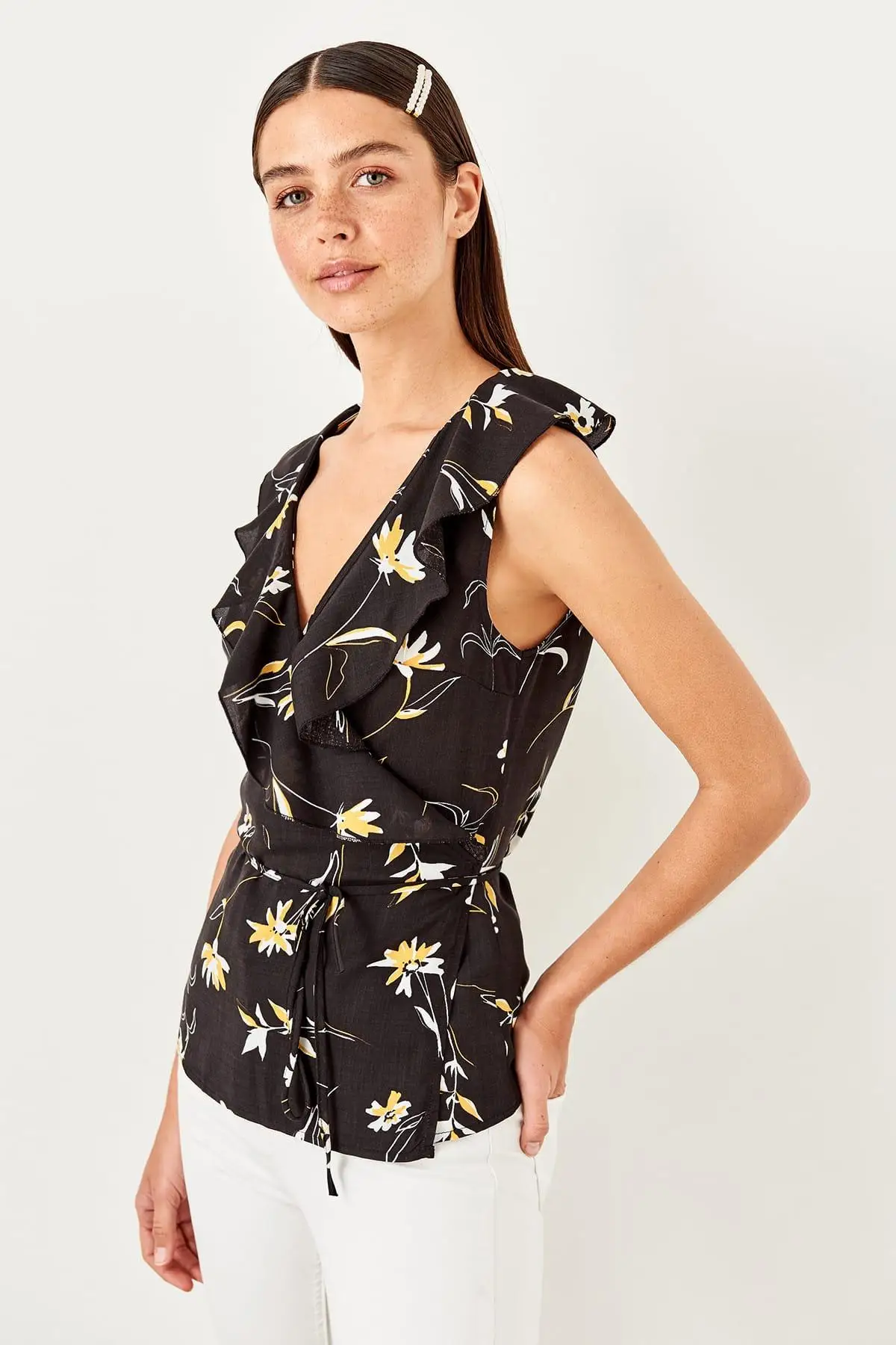 Trendyol черная шнуровка detayli Bluz TWOSS19XM0295 |