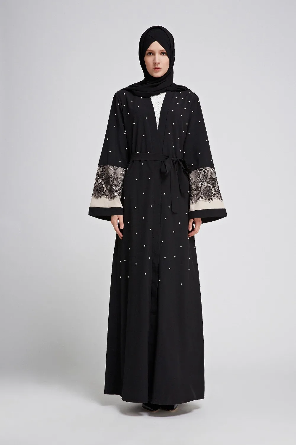 

Черное платье-Кафтан Abaya в Дубае