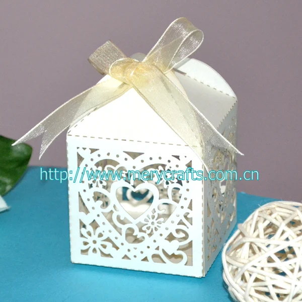 

2017 hot-selling New Cut Love Heart Laser Gift Candy Boxes Wedding Party Favor