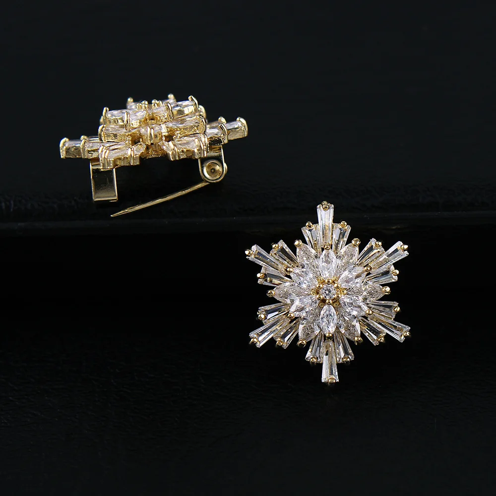 pin gold CINDY XIANG кубический цирконий Snowfalke броши на воротник для женщин и мужчин модные медные булавки Свадебные ювелирные изделия роскошные аксессуары - Metal color: pin gold