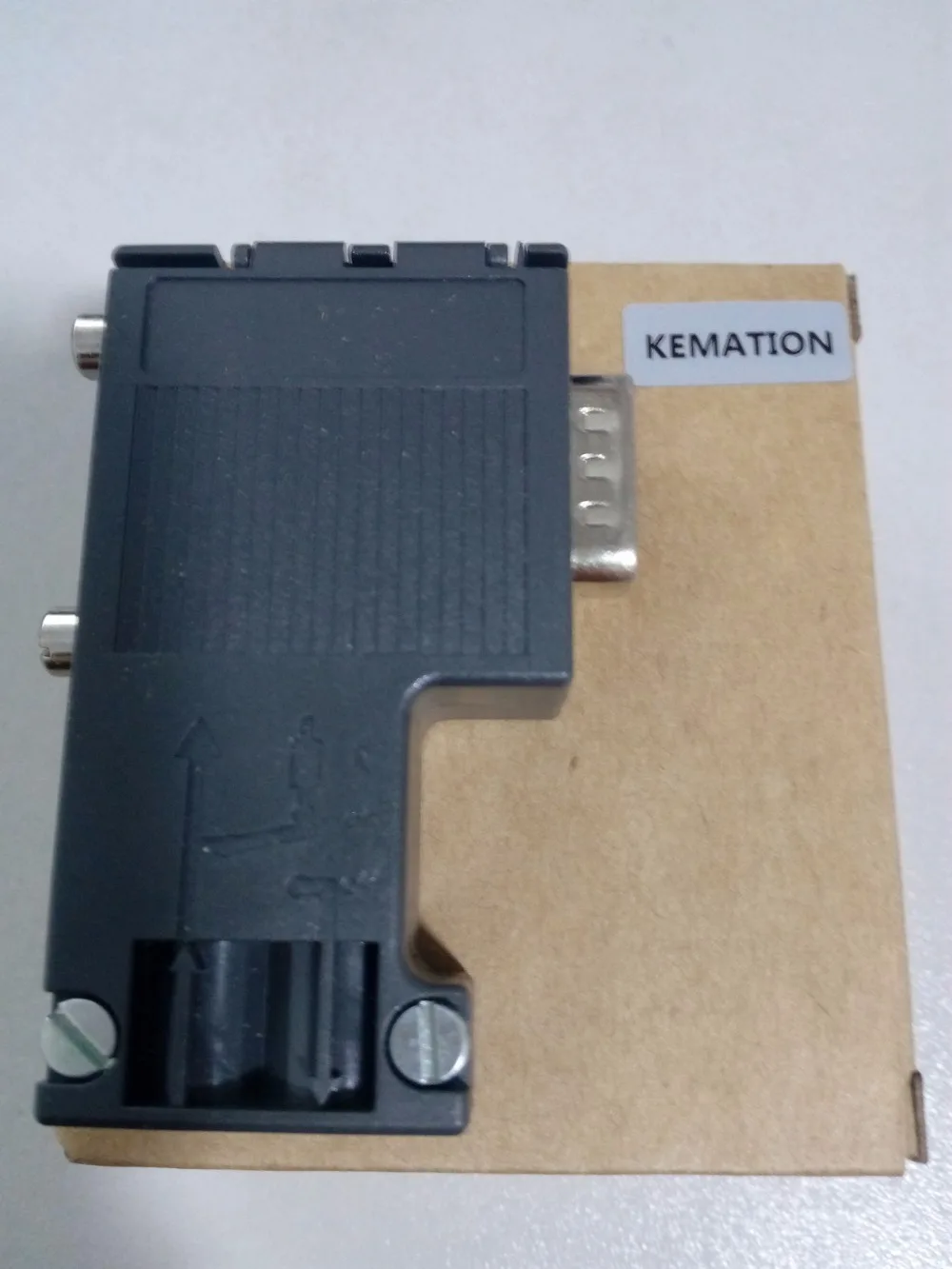 6ES7 972-0BA12-0XA0 6ES7972-0BA12-0XA0 совместим с аналогичным устройством без гнезда PG 90 градусов