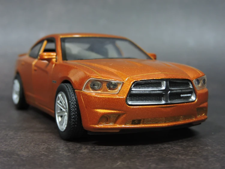Новая специальная металлическая модель эвакуатора 1/32 Dodge Зарядное устройство Автомобильный Настольный дисплей Коллекция Модель игрушки для детей