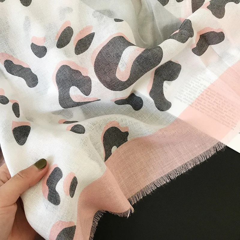 Женский шарф с леопардовой окантовкой шаль из вискозы кисточками в горошек Desingn