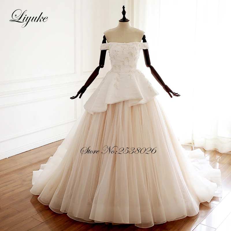 

Винтажные Свадебные платья-трапеции с открытыми плечами и застежкой в несколько рядов