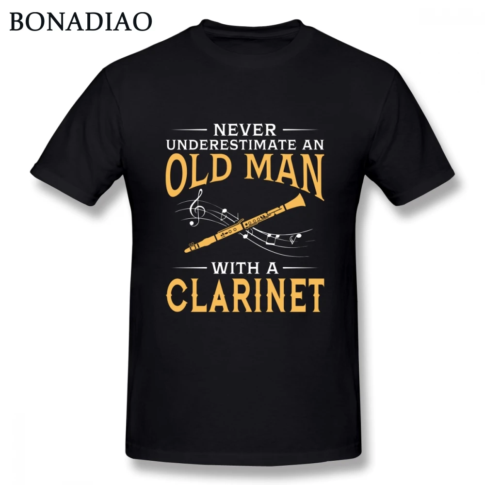 Футболка с кларнетом и надписью Never underquest A Old Man футболка круглым вырезом для