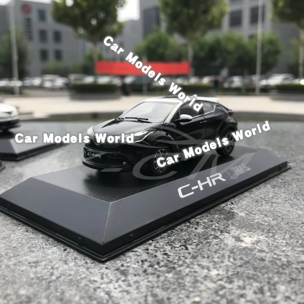 Литая под давлением модель автомобиля для C-HR CHR 1:43(черный/белый)+ маленький подарок