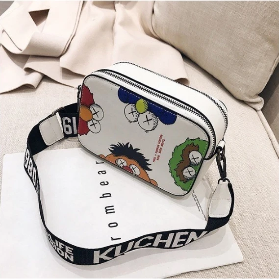 Женская сумка мессенджер с милым мультяшным принтом маленькая квадратная на