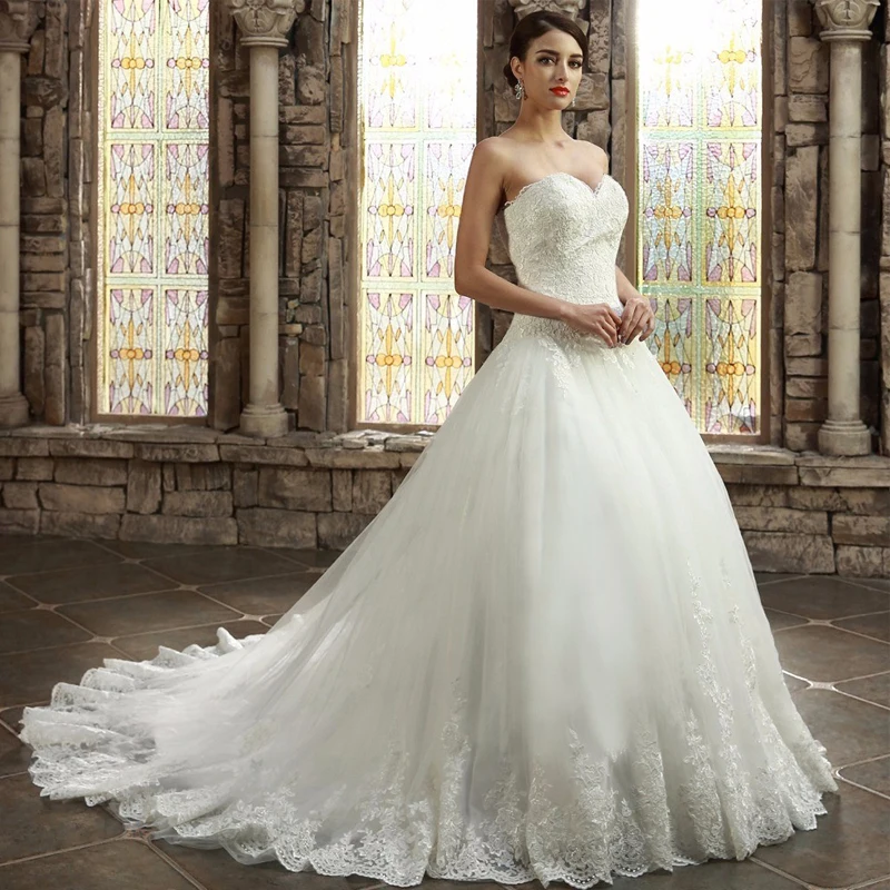 Свадебное платье из тюля с аппликацией Милое на молнии длинным шлейфом в наличии