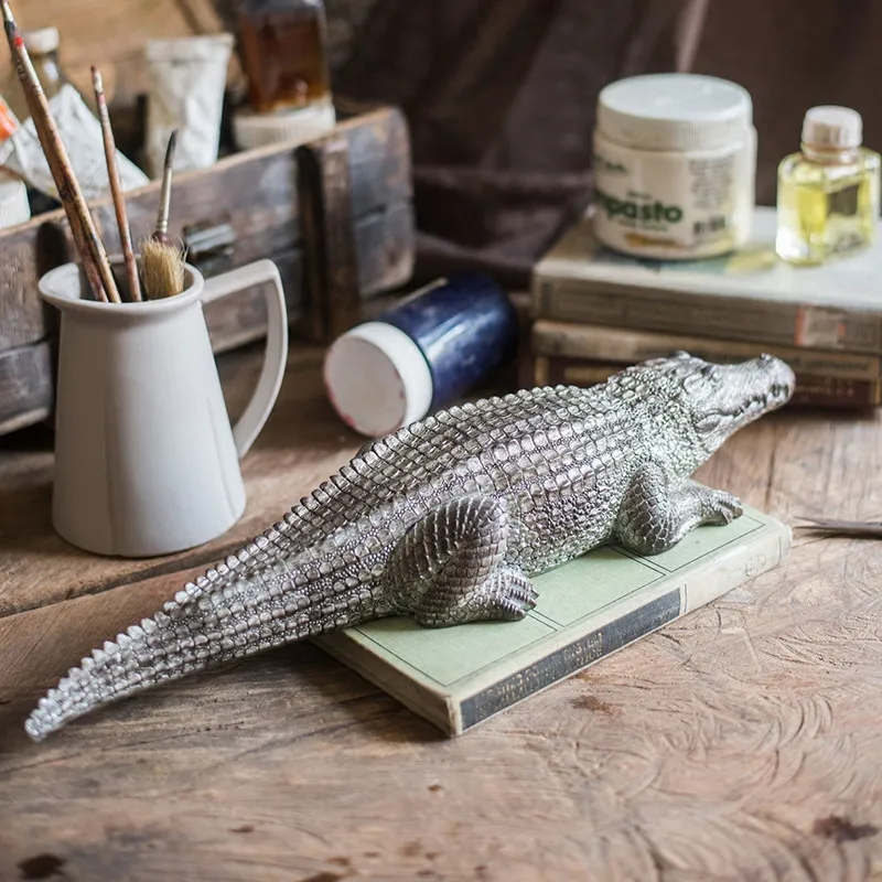 

Neo-classical Resin Crocodile Decorative Ornaments Town House Evil Spirits Lucky Living Room Study Decor Business Gift M1667