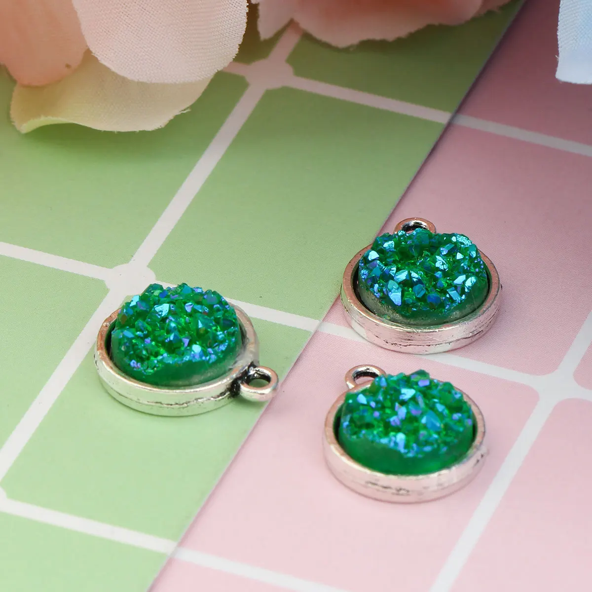 Круглый талисман кулон серии Druzy с фиолетовым АБ цветным неровным круглым
