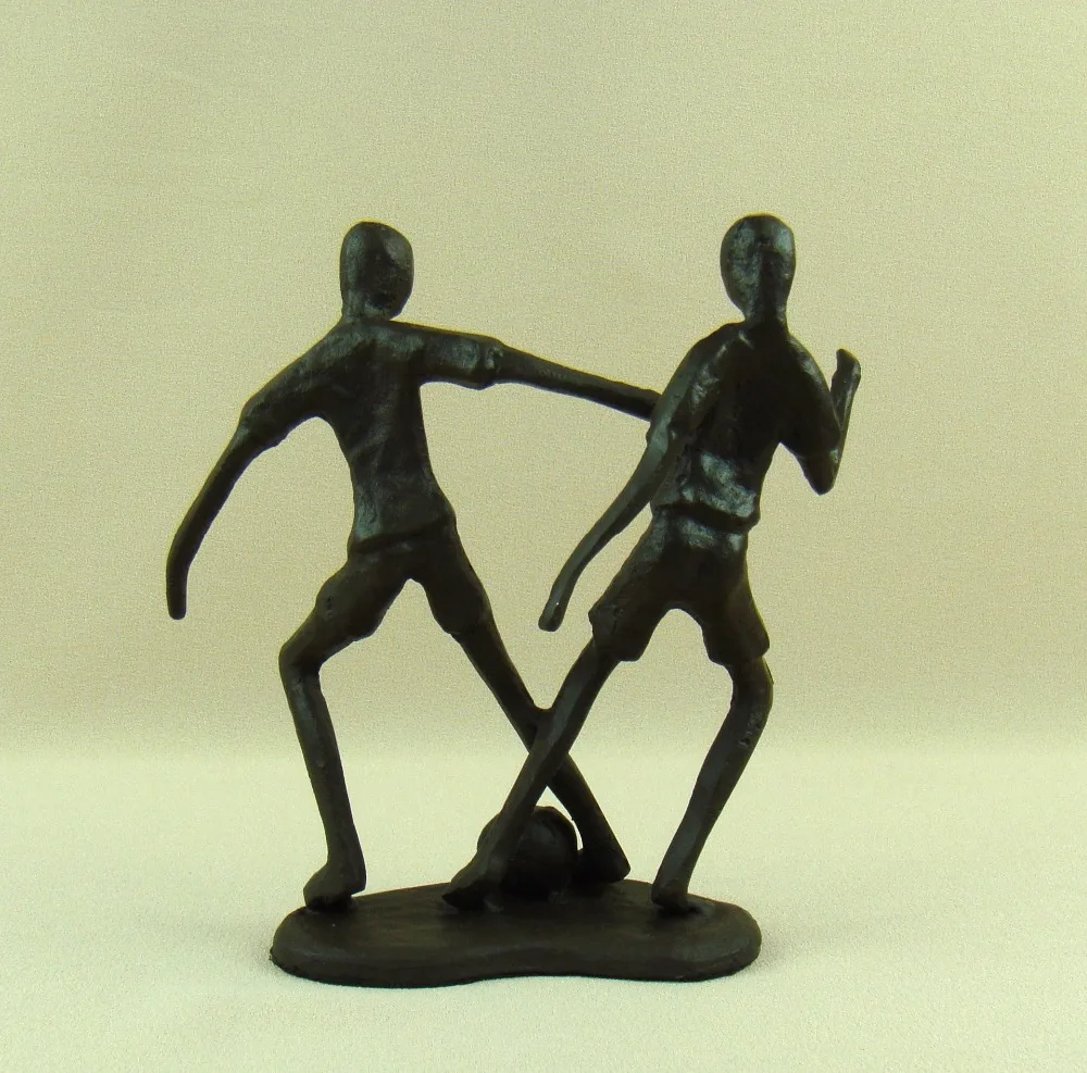 Абстрактный чугунный футбольный плеер миниатюрная модель ручной работы
