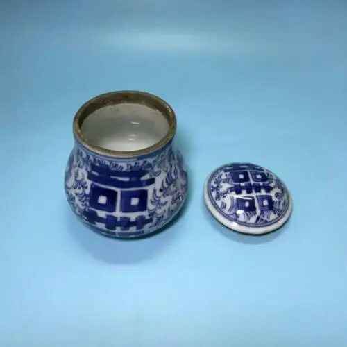 Китайский фарфоровый цветочный узор сине-белая фарфоровая алтарная банка с