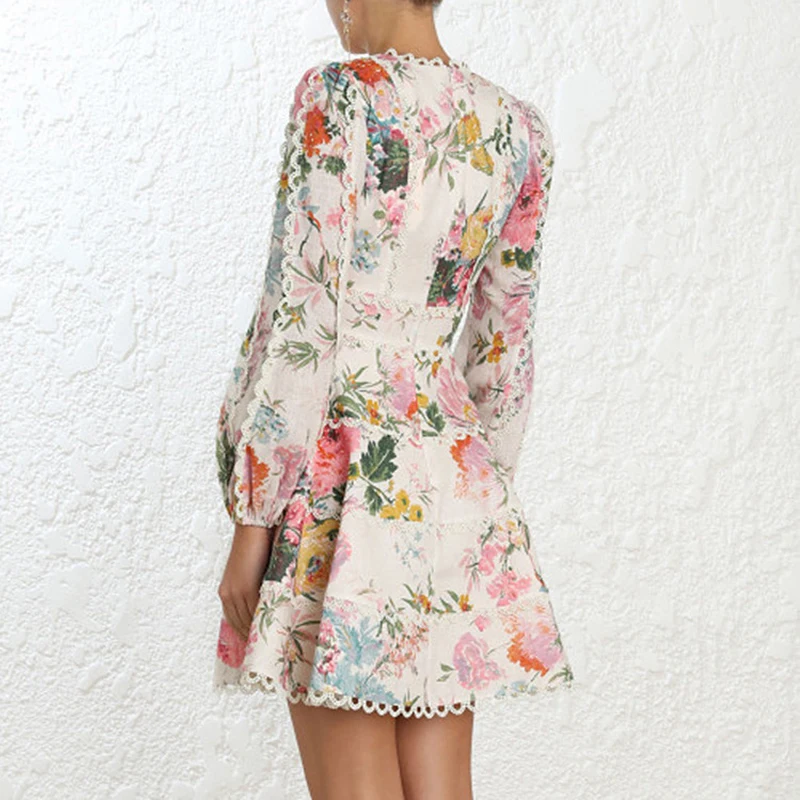 Женское кружевное платье с рукавами фонариками короткое приталенное глубоким V