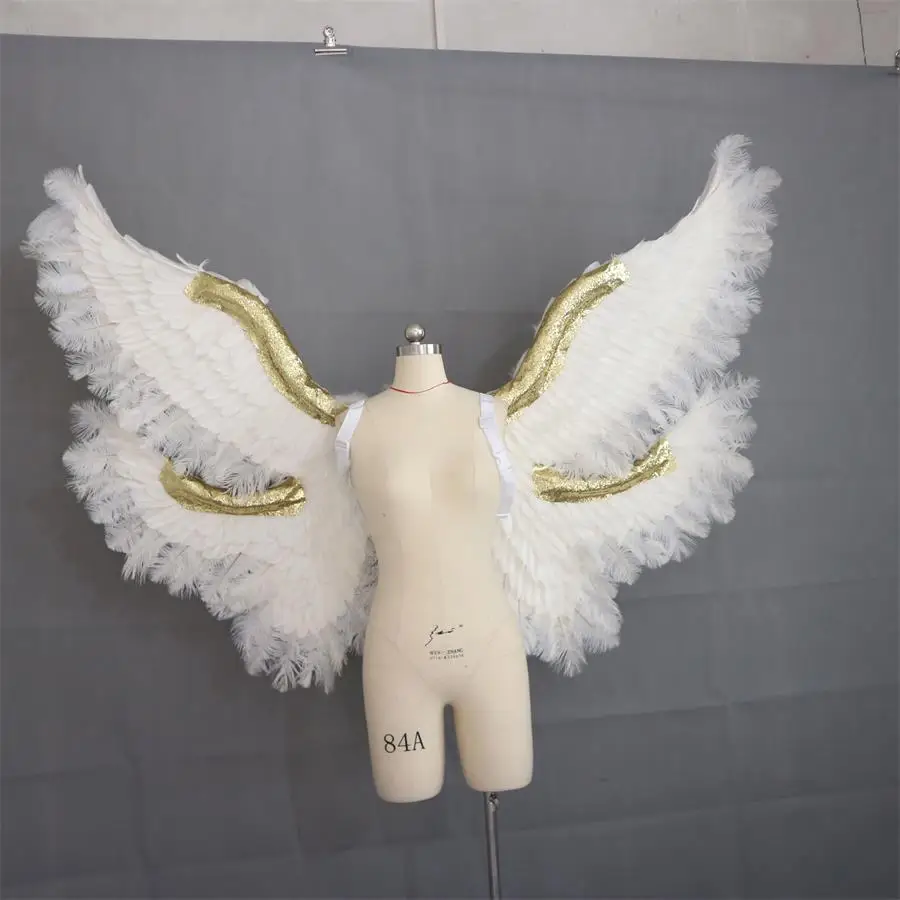 Белые большие взрослые ангельские крылья с перьями представление Хеллоуин