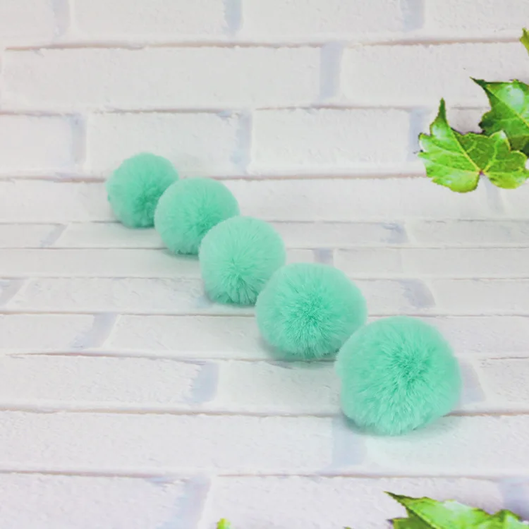 light green DIY 4 см Искусственный мех кролика помпон для женщин серьги обувь цепочка для ключей для сумки шляпа аксессуары для телефона помпон 100 шт./лот - Цвет: light green