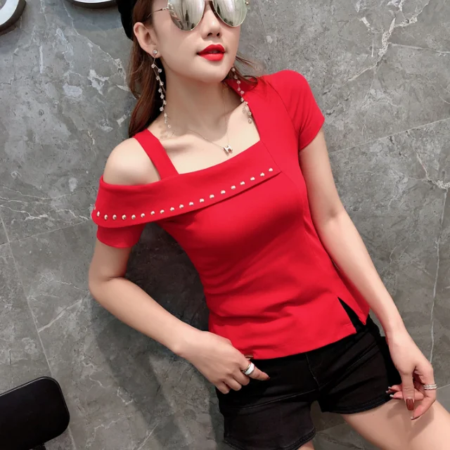 Женская футболка с коротким рукавом черная/красная со стразами открытыми