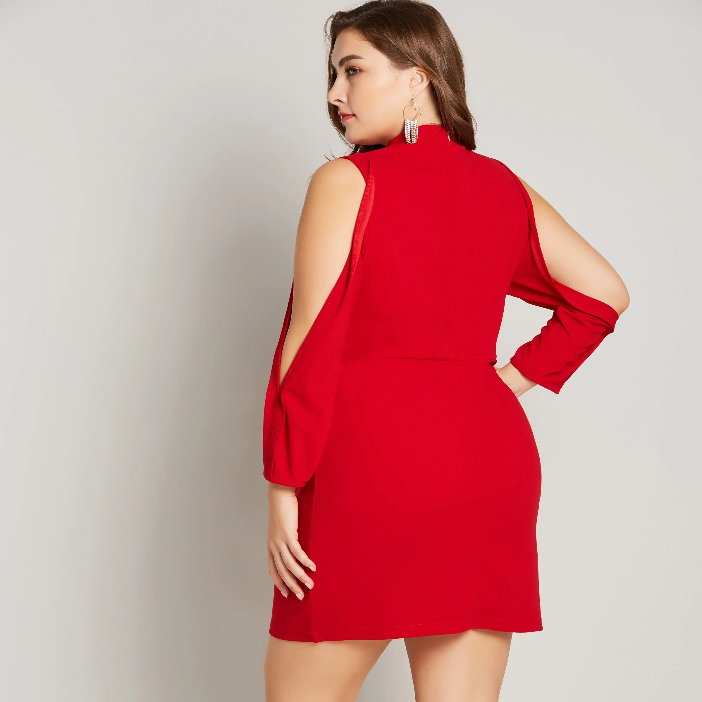 Женское облегающее платье с открытыми плечами Plusee элегантное Клубное осень