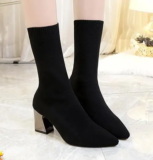 Женские ботинки Martin на толстом высоком каблуке черные с острым носком шерстяные