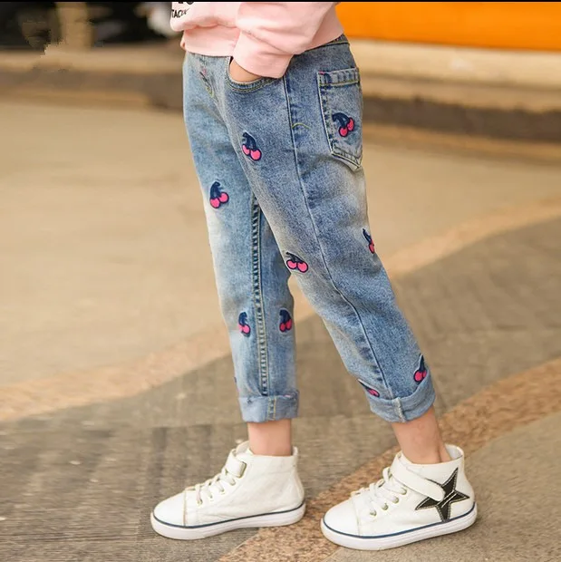 2017 New Brand Spring Slim Jeans Girls Cherry Ricamo Casual Pants for Girl pencil Denim pants Lovely Long Trousers |