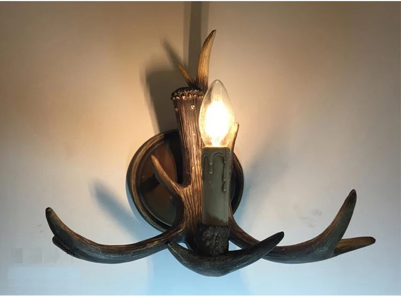 Настенное бра в стиле ретро с рожками из смолы 2 осветительных прибора настенный