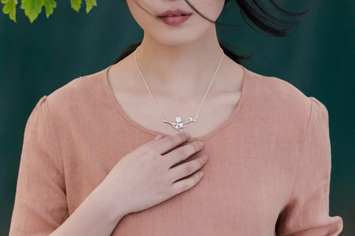 Bijoux стерлингового серебра 925 Сливовая ветвь цветка ожерелья для женщин модные массивные ювелирные изделия Коле ожерелье