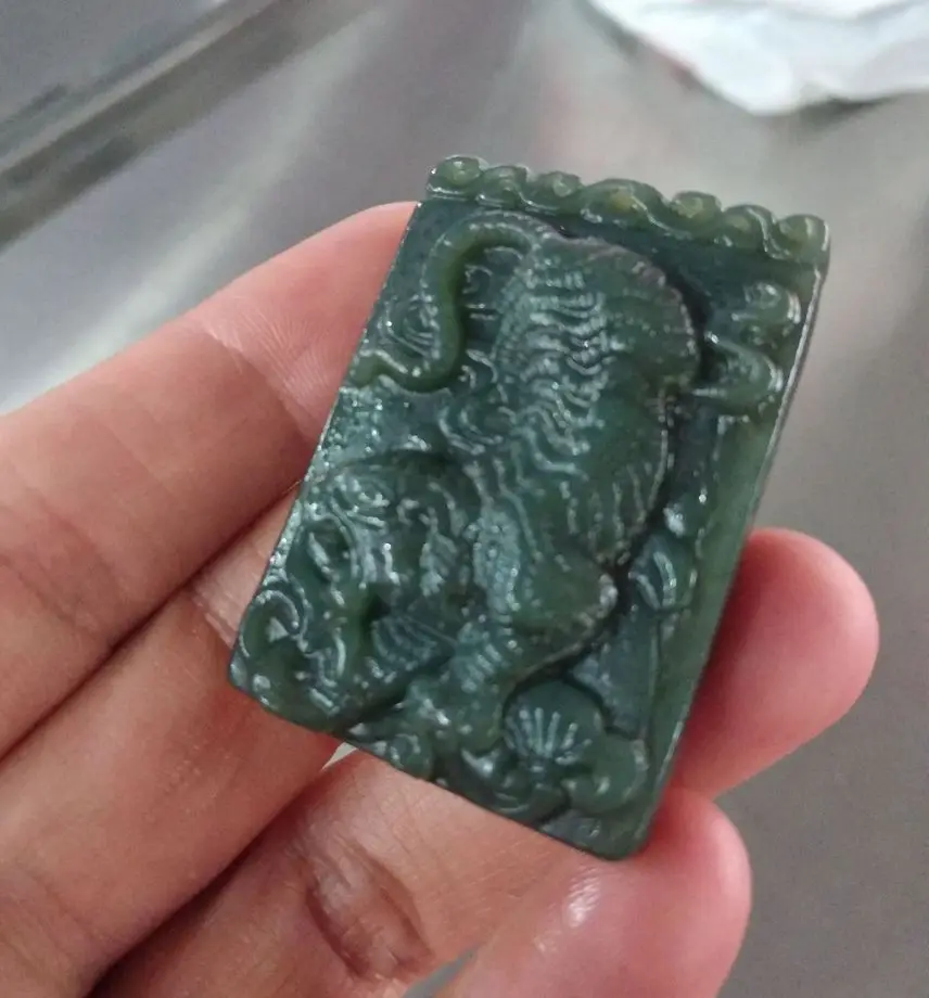Craftsman Hand Carved Tiger Amulet Dark Green Jade Pendant Necklace TALISMAN Chinese Horoscope | Дом и сад