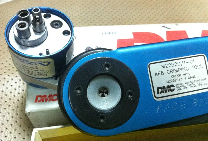 Американский DMC M22520/1-01 AF8 авиационный терминал обжимные плоскогубцы четыре стержня 12~ 26AWG