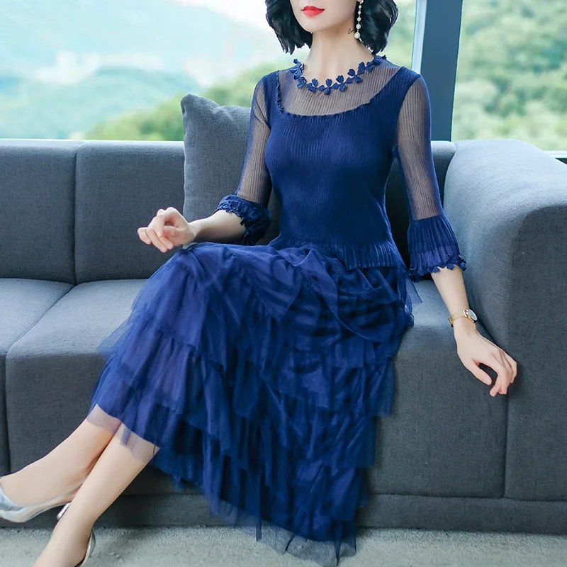 

Plus Size Dress Women Miyake Pleated Autumn 2020 New Mesh Patchwork Round Neck Flare Sleeve Elastic Slim Cake Dresses Midi