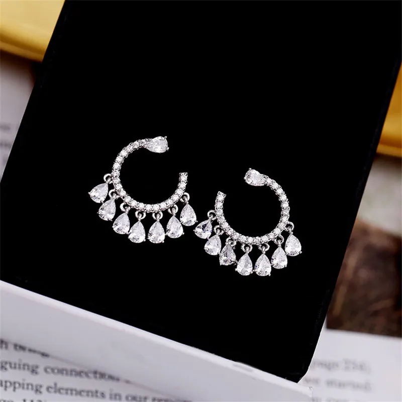 Женские серьги гвоздики в форме капли с фианитом|Серьги-гвоздики| |