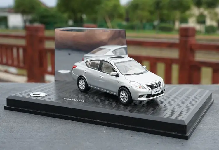 1 Оригинальная фабрика 1:43 Nissan Солнечная Игрушечная машина из сплава игрушки для детей литой модельный автомобиль подарок на день рождения - Цвет: 1