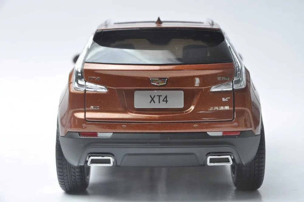 1:18 Модель литья под давлением для GM Cadillac XT4 оранжевый внедорожник 2018 игрушечный
