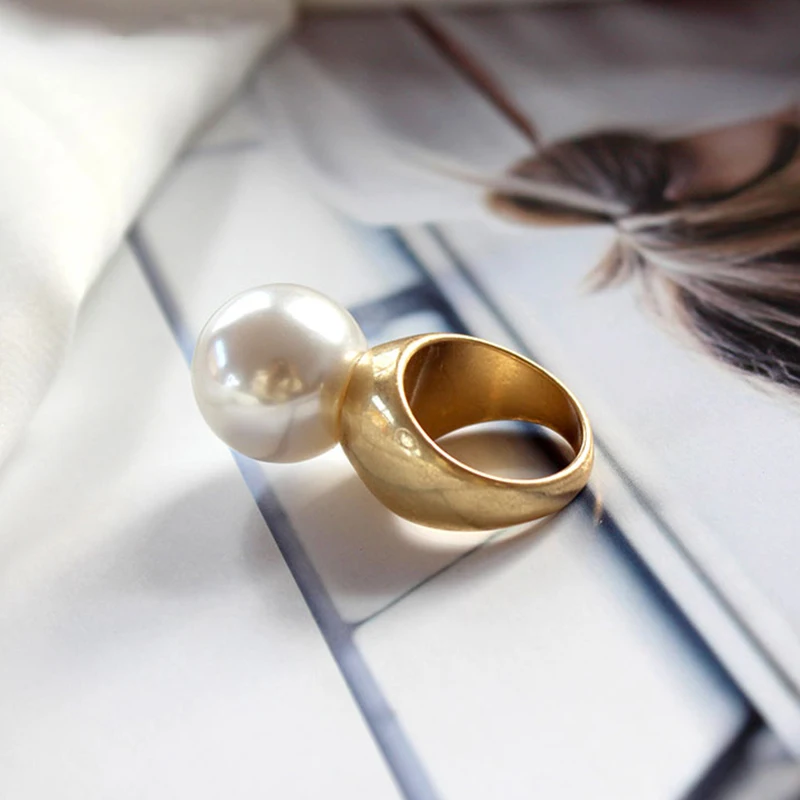 Baroque Round Imitation Pearl Vintage Ring Gold Color Minimalist Geometric Personality Exaggerated Finger Ring Bague Femme