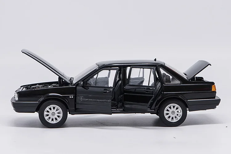 Высокая имитация 1:18 Santana, 1:18 масштаб сплава Модель автомобиля, металлические отливки Коллекция игрушечных автомобилей