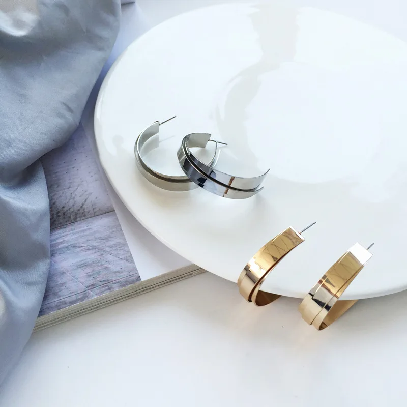 Контракт атмосферу C Word серьги наложения металлический смысл широкая лицевая