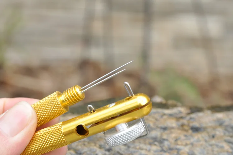 

1 pieces High quality Aluminum alloy fishing hook tier with sub-line tier,easy to tier small hooks fishing tackle