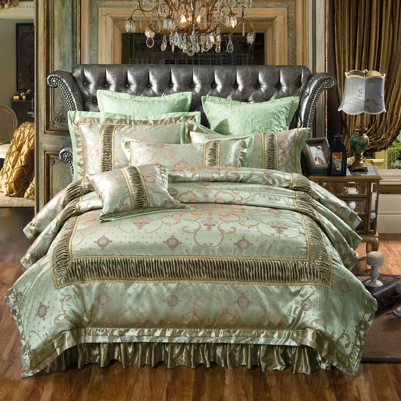 Роскошный комплект постельного белья фиолетовый с оборками Семейный хлопковый