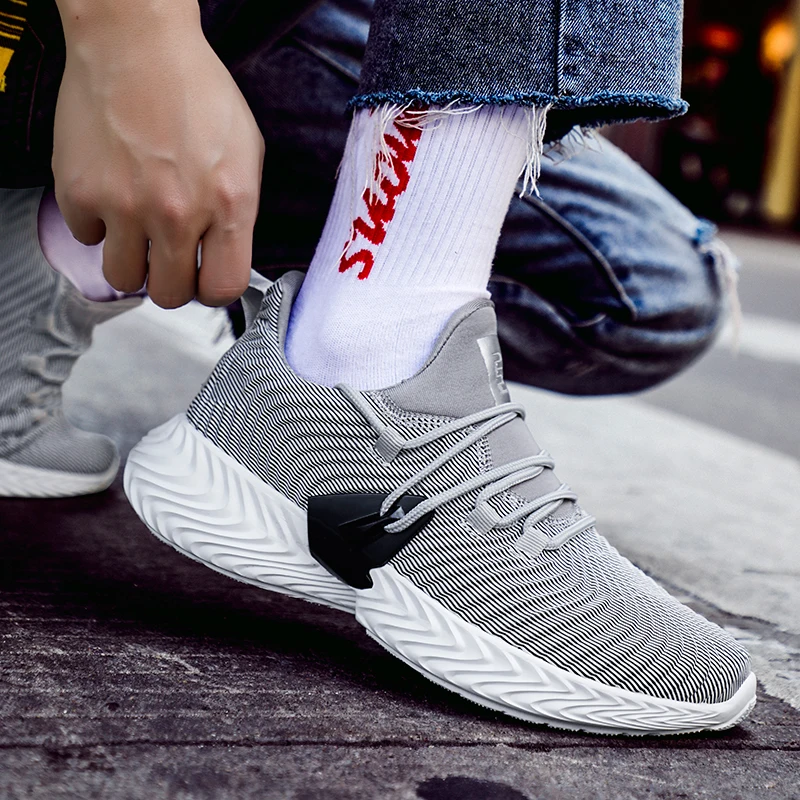 Мужские повседневные кроссовки легкие и удобные дышащие на шнуровке для