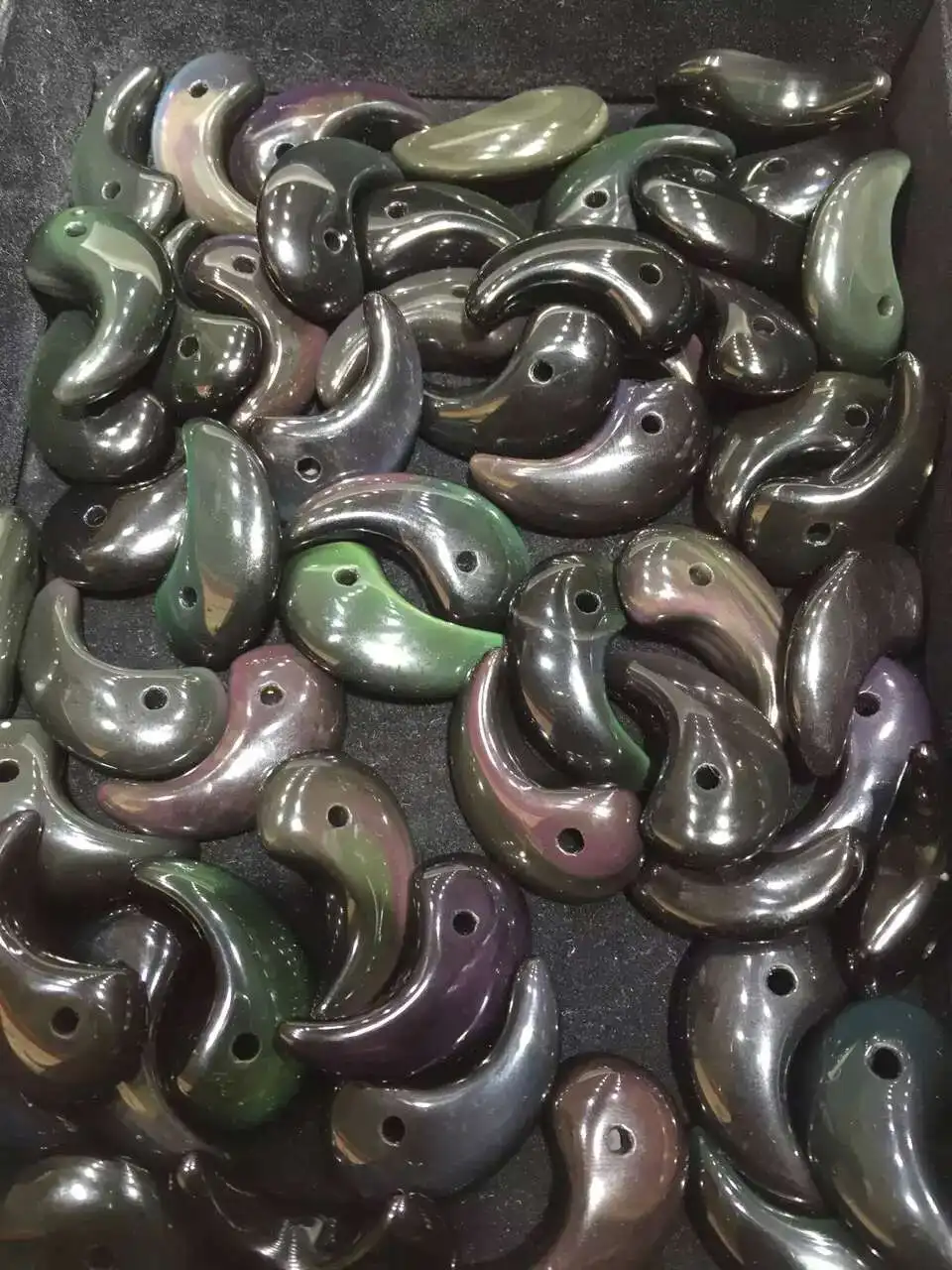 Бесплатная доставка бесплатная натуральный Радужный обсидиан ожерелье Magatama