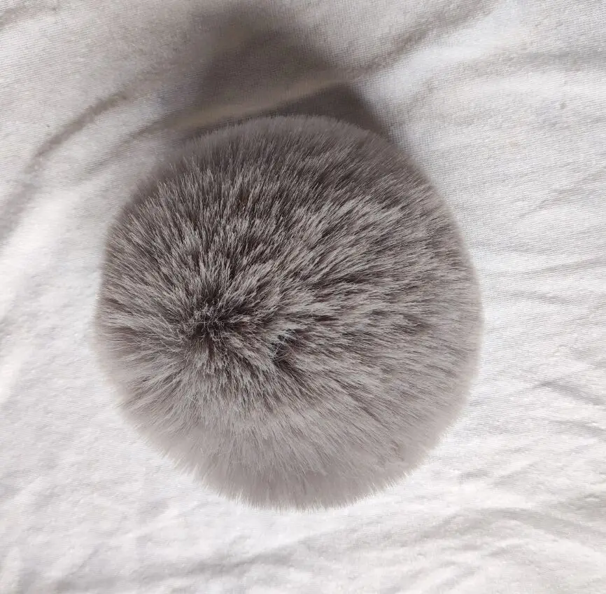 light gray Зимние разноцветные мягкие Помпоны из искусственного лисьего меха, помпоны из полиэстера для вязаных шапок и ключей, аксессуары для одежды - Цвет: light gray