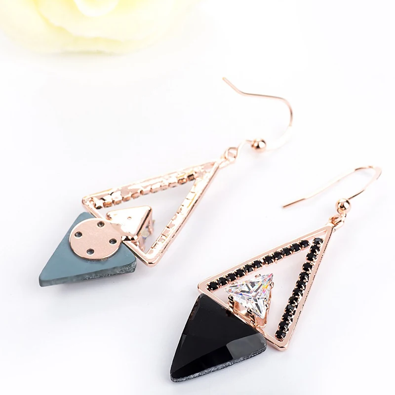 Женские Треугольные Серьги с геометрическим рисунком черные имитацией