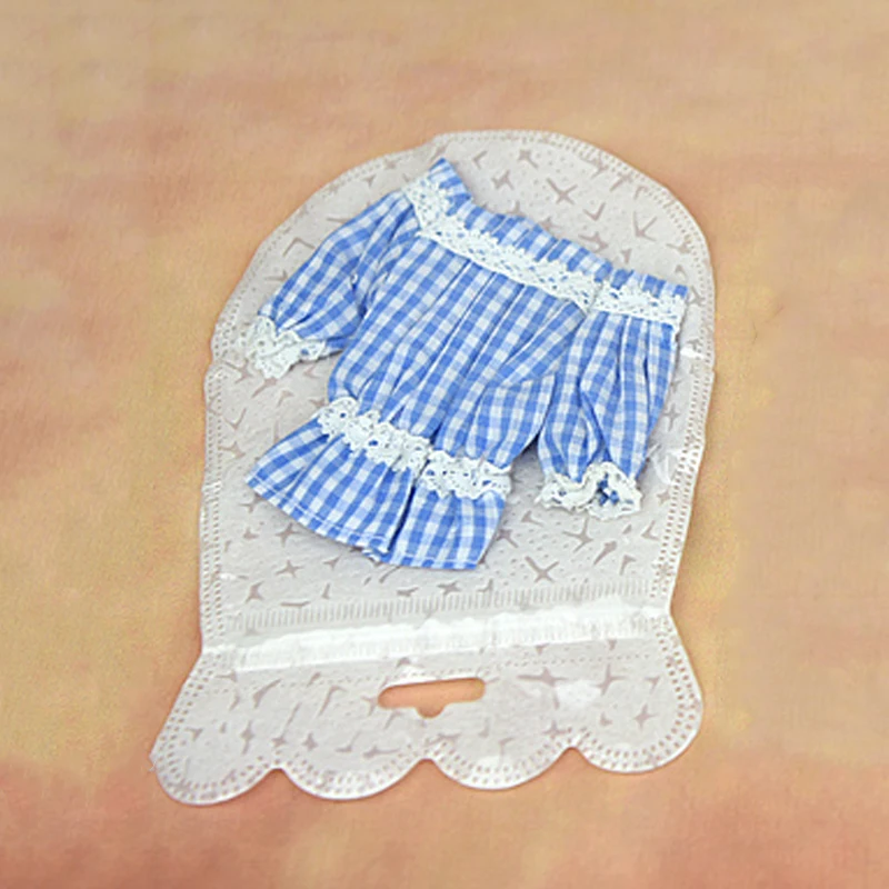 blue shirt Модная клетчатая кружевная одежда с открытыми плечами для куклы Барби 1/6, топ с воланами, рубашка, наряды для XinYi Momoko, аксессуары для куклы BJD - Цвет: blue shirt