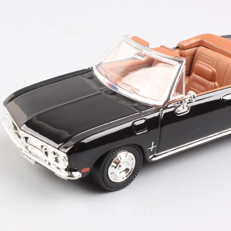1:43 Масштаб маленький 1969 Chevrolet Corvair Monza трансформер родстер металлический вагон литье Миниатюрные модели игрушки для коллекционера