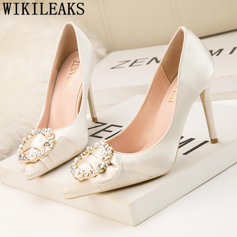 Вечерние свадебные туфли с украшением в виде кристаллов на высоком каблуке