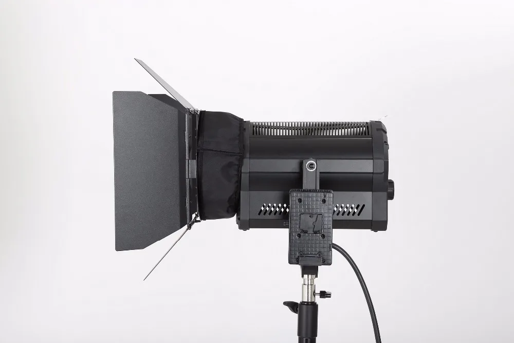 Falcon Eyes 160W LED Fresnel Light DLL-1600TDX Ra95 3000K-8000K DMX V-lock Plate | Электроника
