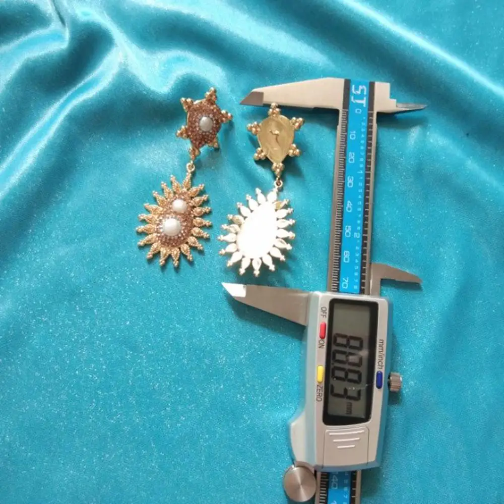 Массивные Серьги Геометрические золотые металлические черные серьги с